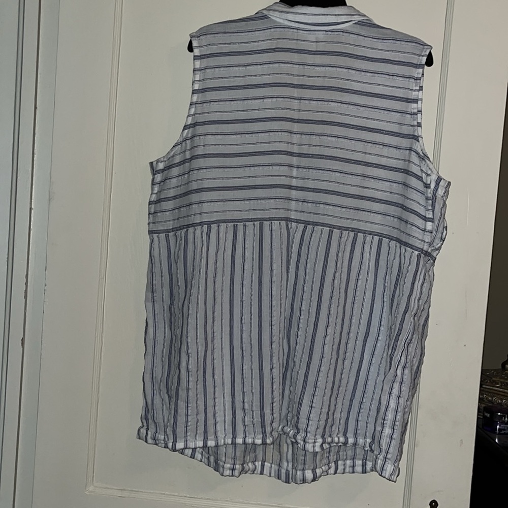 J.Jill blue/white stripe button front top - Picture 2 of 4